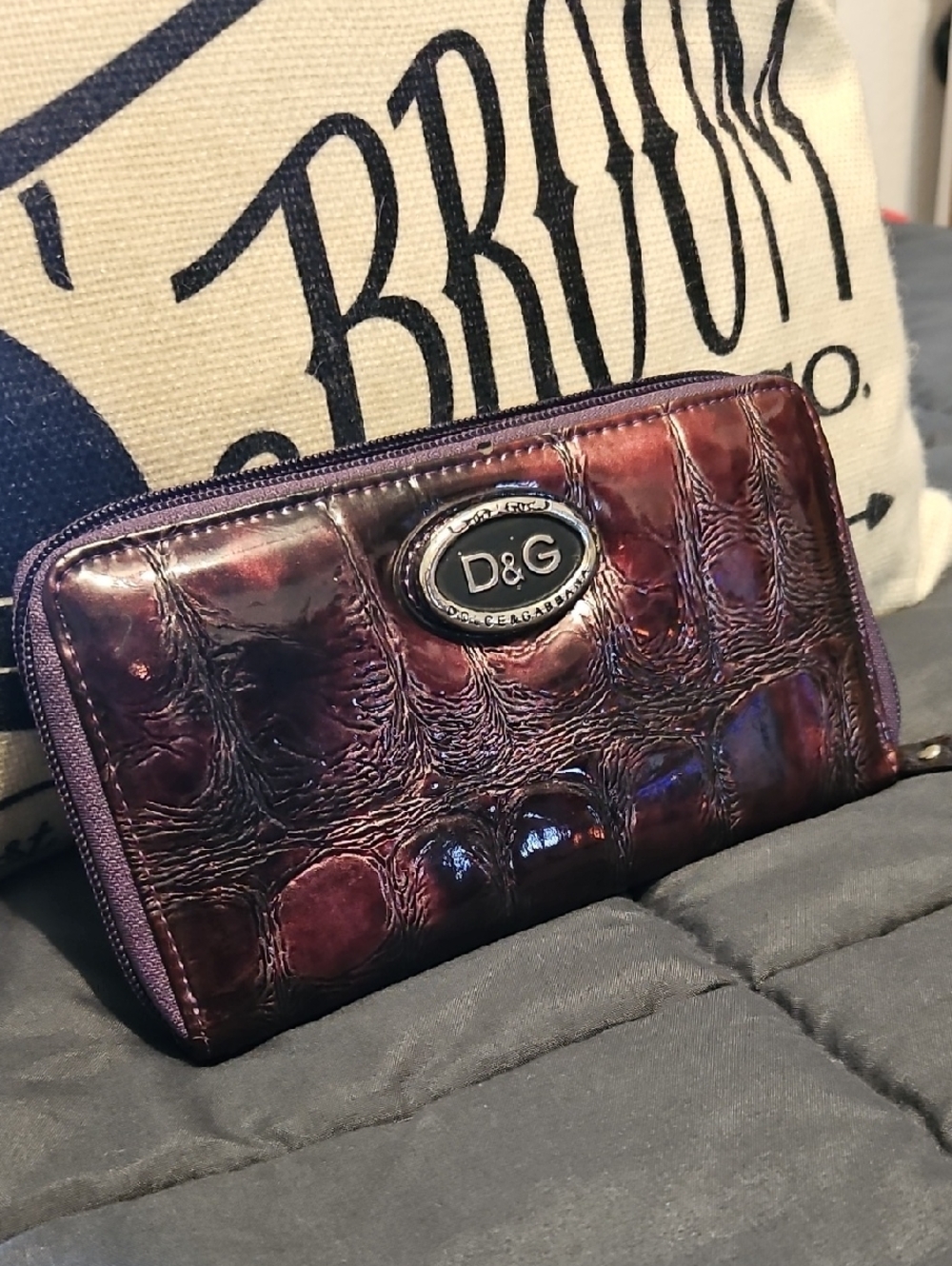 D&G Dolce Gabbana  Glossy Croc-Embossed Zip Wallet in Plum - Picture 2 of 4